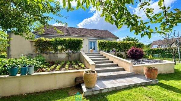 Pavillon familial de 140 m² avec dépendance aménagée, sous-sol complet et grand terrain de 1 000 m²