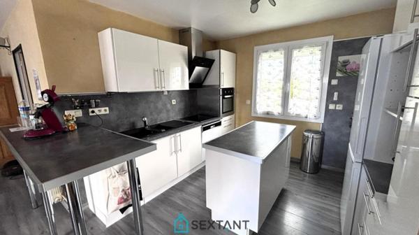 Pavillon familial de 140 m² avec dépendance aménagée, sous-sol complet et grand terrain de 1 000 m²