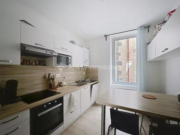 Location                                                      Appartement
                        
                     4 pièces                      82 m2                     à Clermont-Ferrand