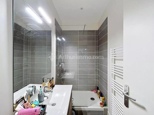 Location                                                      Appartement
                        
                     4 pièces                      82 m2                     à Clermont-Ferrand