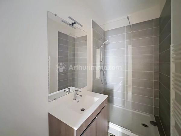 Location                                                      Appartement
                        
                     4 pièces                      82 m2                     à Clermont-Ferrand