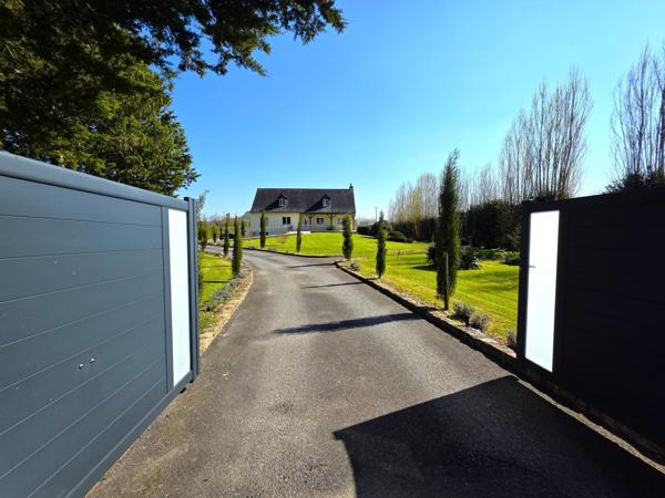 Grande maison familiale sur 5254m² de terrain  ! A découvrir !