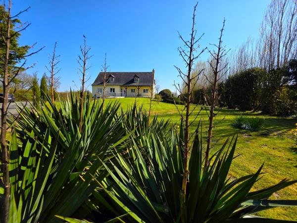 Grande maison familiale sur 5254m² de terrain  ! A découvrir !