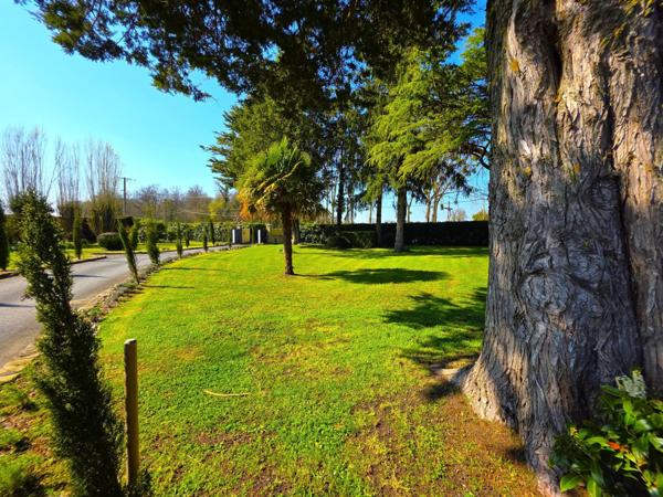 Grande maison familiale sur 5254m² de terrain  ! A découvrir !