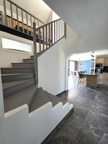 Grande maison familiale sur 5254m² de terrain  ! A découvrir !