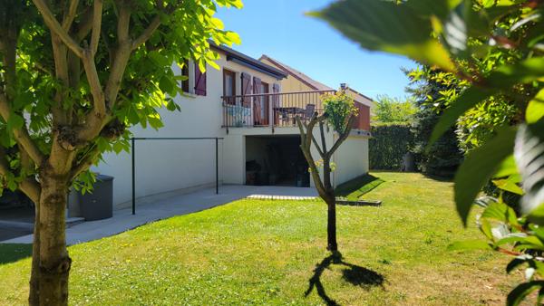 Maison - 6 pièces - 4 chambres - jardin - garage - EUVILLE