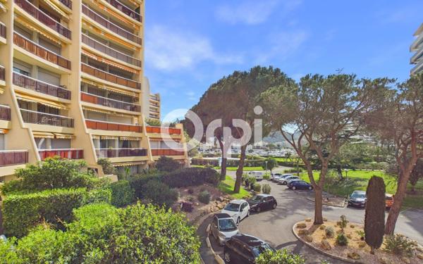 Appartement à vendre    1 pièce • 31,81 m2 Mandelieu-la-Napoule