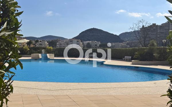 Appartement à vendre    1 pièce • 31,81 m2 Mandelieu-la-Napoule