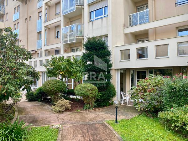 Centre-ville de Pau : T2 avec terrasse aux Hespérides