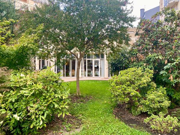 Centre-ville de Pau : T2 avec terrasse aux Hespérides