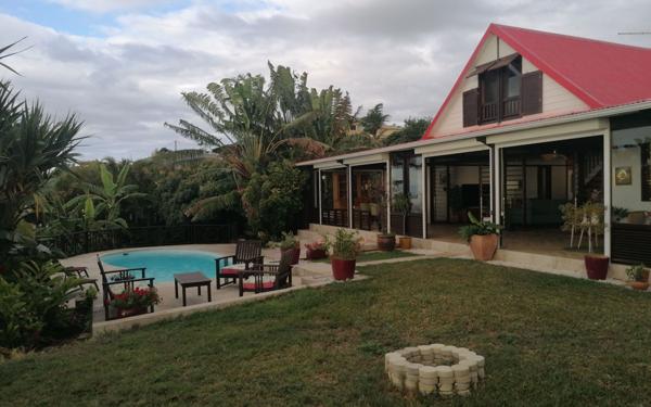 Maison à vendre    5 pièces • 180 m2 La Possession