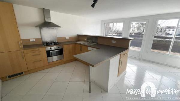 Location Appartement avec terrasse - 2 chambres - 102m² - COGNAC