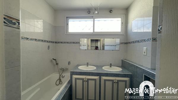 Location Appartement avec terrasse - 2 chambres - 102m² - COGNAC