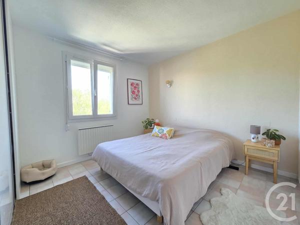 Immeuble à vendre  450 m2 SIX FOURS LES PLAGES - 83