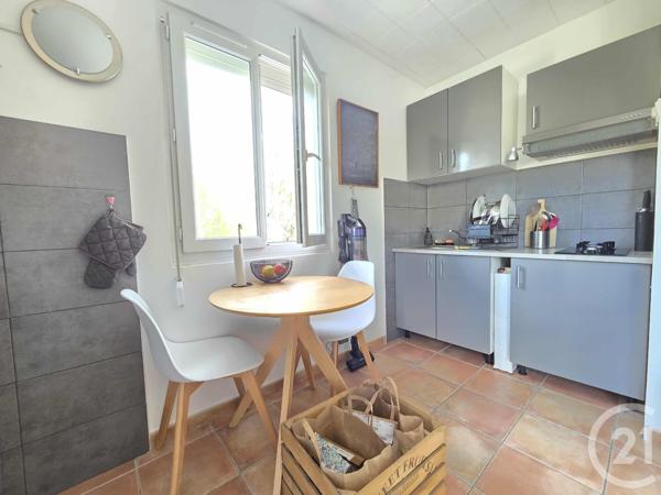 Immeuble à vendre  450 m2 SIX FOURS LES PLAGES - 83