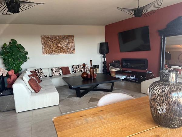 Magnifique appartement neuf avec terrasse et piscine privative