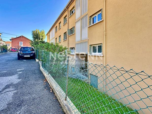 À vendre Grasse, Quartier bon marché, Appartement 3 pièces avec vue mer