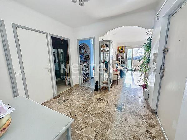 À vendre Grasse, Quartier bon marché, Appartement 3 pièces avec vue mer