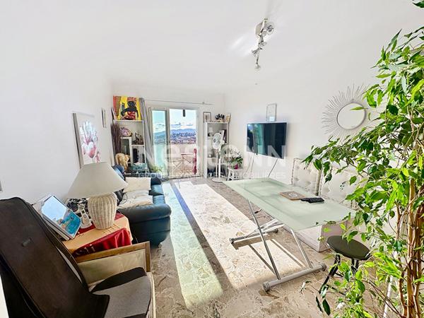 À vendre Grasse, Quartier bon marché, Appartement 3 pièces avec vue mer