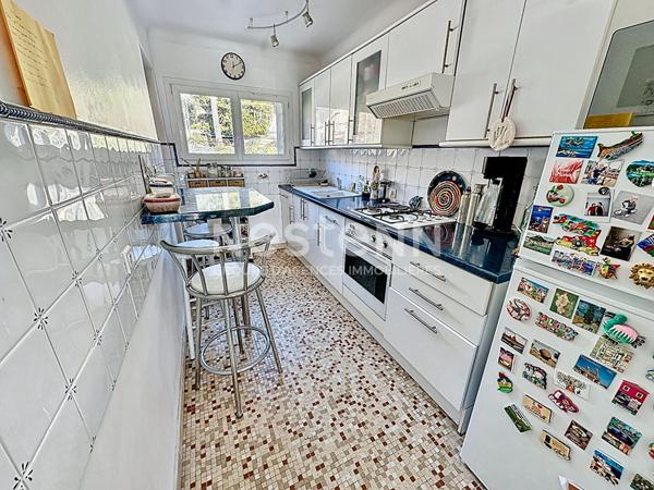 À vendre Grasse, Quartier bon marché, Appartement 3 pièces avec vue mer