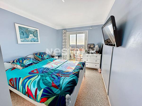 À vendre Grasse, Quartier bon marché, Appartement 3 pièces avec vue mer