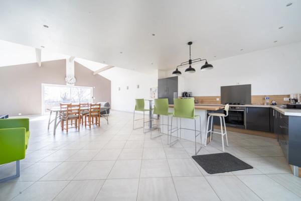 - 91310 LINAS - MAISON SUR 2 NIVEAUX - GRAND TERRAIN DE 800M2 - CALME ET ARBORE - PARKING - DEPENDANCES -