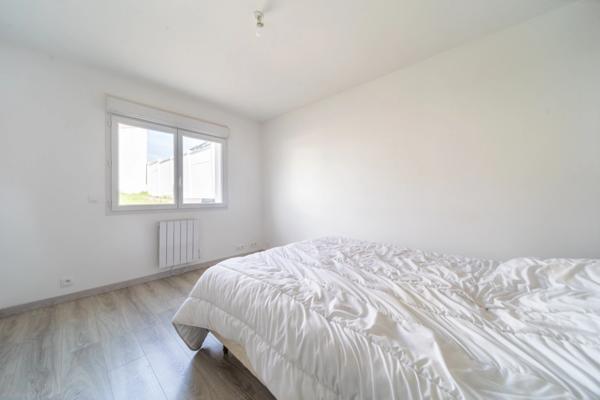 - 91310 LINAS - MAISON SUR 2 NIVEAUX - GRAND TERRAIN DE 800M2 - CALME ET ARBORE - PARKING - DEPENDANCES -