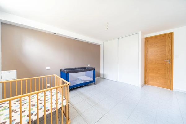 - 91310 LINAS - MAISON SUR 2 NIVEAUX - GRAND TERRAIN DE 800M2 - CALME ET ARBORE - PARKING - DEPENDANCES -