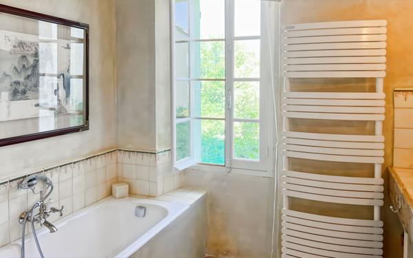 Maison à vendre    10 pièces • 492,72 m2 Forcalquier