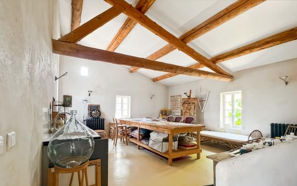 Maison à vendre    10 pièces • 492,72 m2 Forcalquier