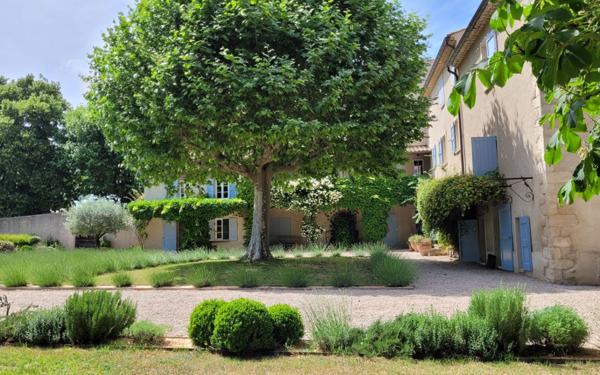 Maison à vendre    10 pièces • 492,72 m2 Forcalquier