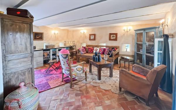 Maison à vendre    10 pièces • 492,72 m2 Forcalquier