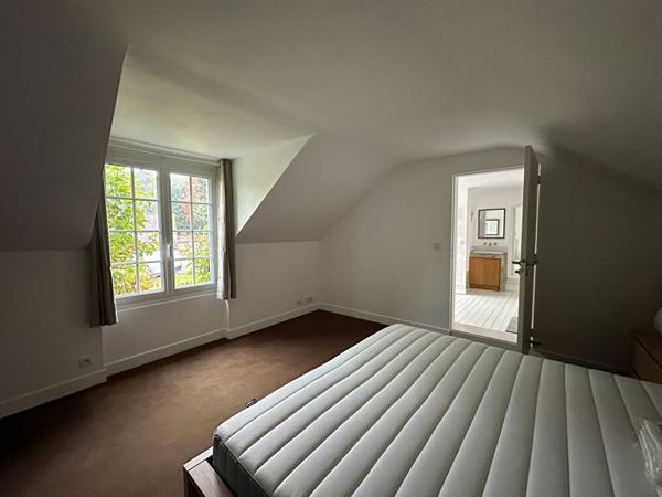 Maison Noisy Sur Ecole 8 pièce(s) 161 m2 - 2218m2 terrain + dépendance