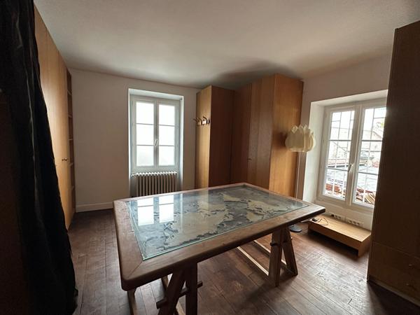 Maison Noisy Sur Ecole 8 pièce(s) 161 m2 - 2218m2 terrain + dépendance