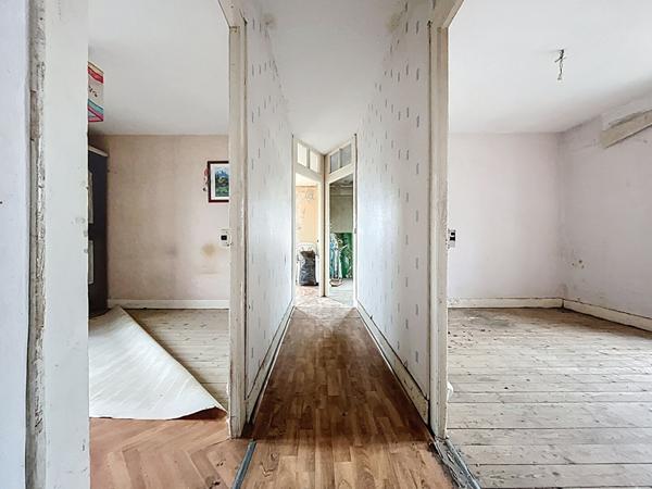 Charmante bâtisse de caractère à rénover, avec terrain plat, à vendre sur Seynod (Le Treige)