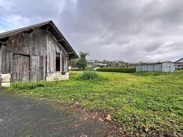 Charmante bâtisse de caractère à rénover, avec terrain plat, à vendre sur Seynod (Le Treige)