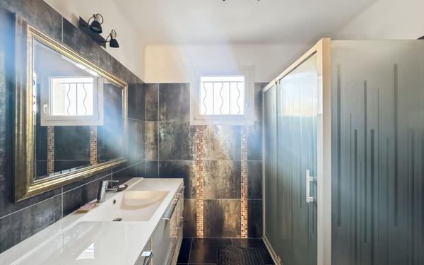 Maison à vendre    5 pièces •  Martigues