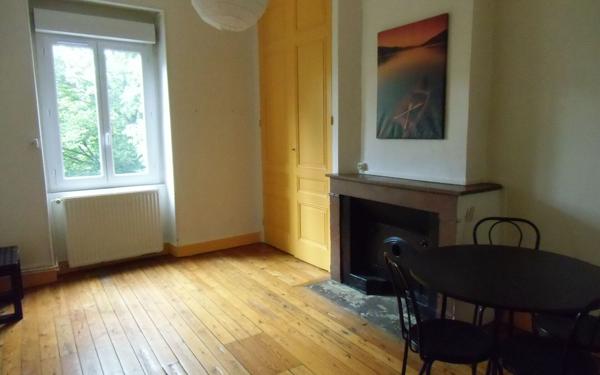 Appartement à louer    2 pièces • 36,70 m2 Saint-Genis-Laval