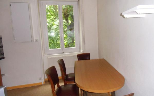 Appartement à louer    2 pièces • 36,70 m2 Saint-Genis-Laval