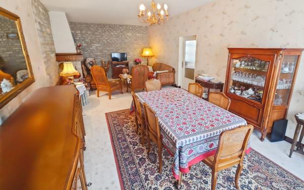 Maison à vendre    5 pièces •  Angerville