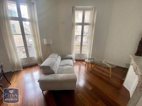 Appartement à louer 2 pièces 55.4m²