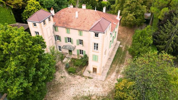 Maison de Maître sur les hauteurs de VERNAISON