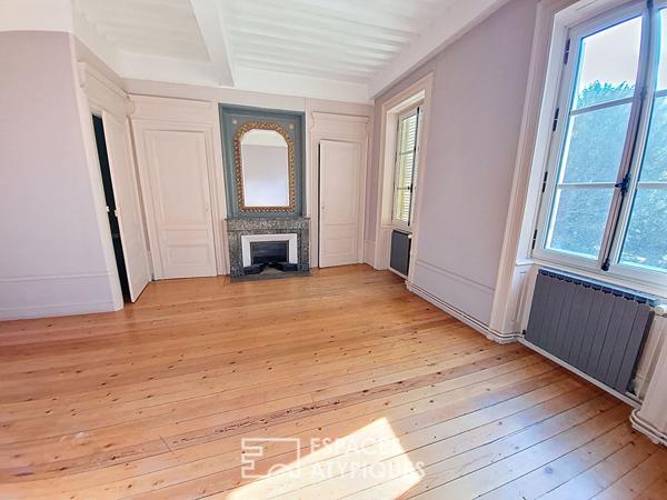 Maison de Maître sur les hauteurs de VERNAISON