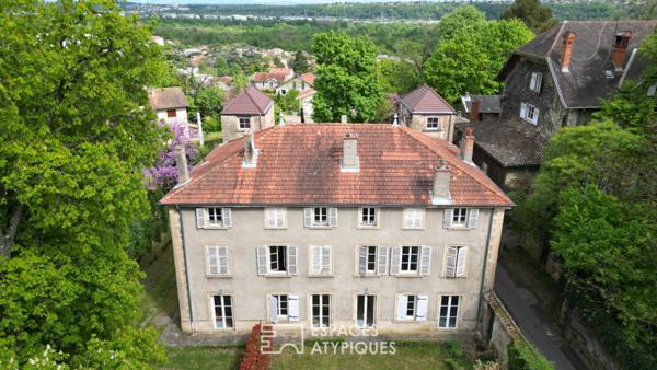 Maison de Maître sur les hauteurs de VERNAISON