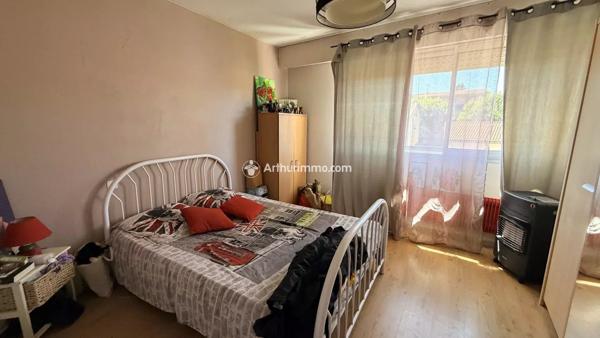 Vente                                                      Appartement
                        
                     4 pièces                      93 m2                     à Millau