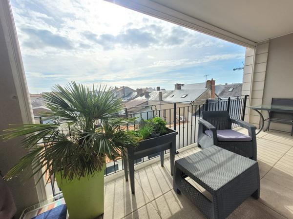 ppartement 3 pièces de plus de 83 m² avec garage ? Emplacement premium face aux halles ? Investissement locatif sécurisé