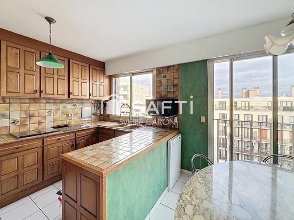 Dernier étage- Terrasse 47 m2- 4 chambres- RER à 6 min- 3 places de parking