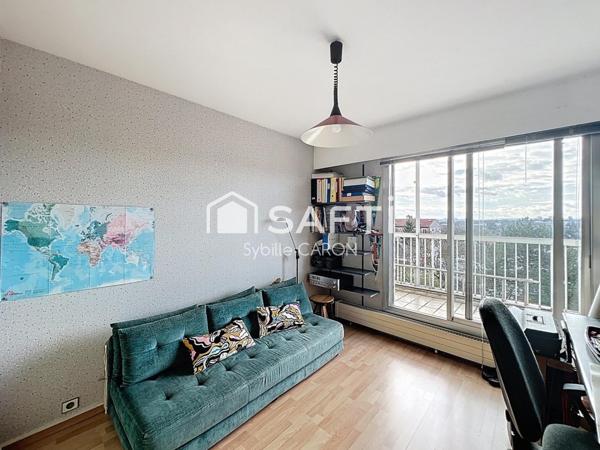 Dernier étage- Terrasse 47 m2- 4 chambres- RER à 6 min- 3 places de parking