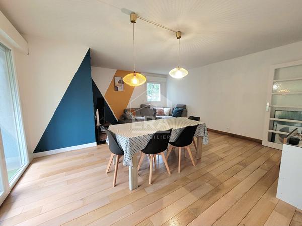 PAU  - LOCATION MEUBLEE - Merveilleux T3 de 81 m², traversant, avec balcon, terrasse et parking.