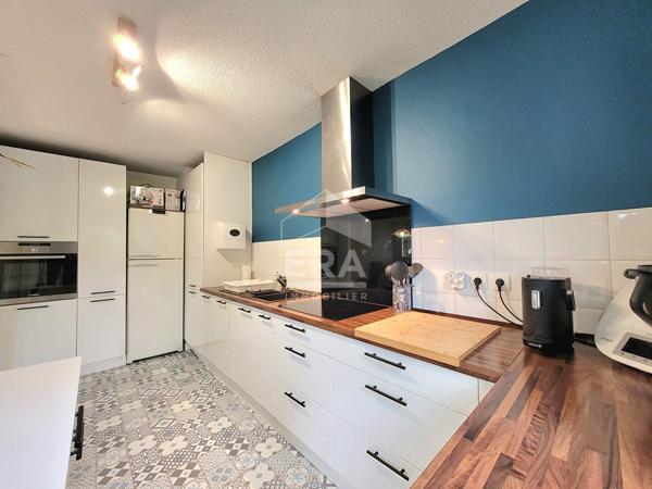 PAU  - LOCATION MEUBLEE - Merveilleux T3 de 81 m², traversant, avec balcon, terrasse et parking.